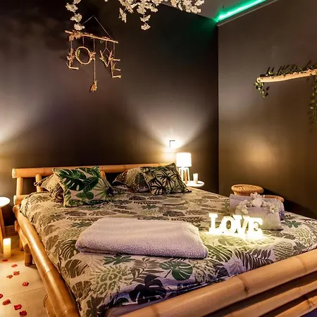 Sweet Uni'vert Jacuzzi Love hotel *