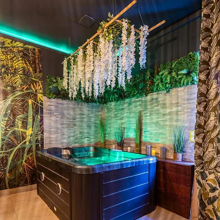 Sweet Uni'vert Jacuzzi Love hotel *